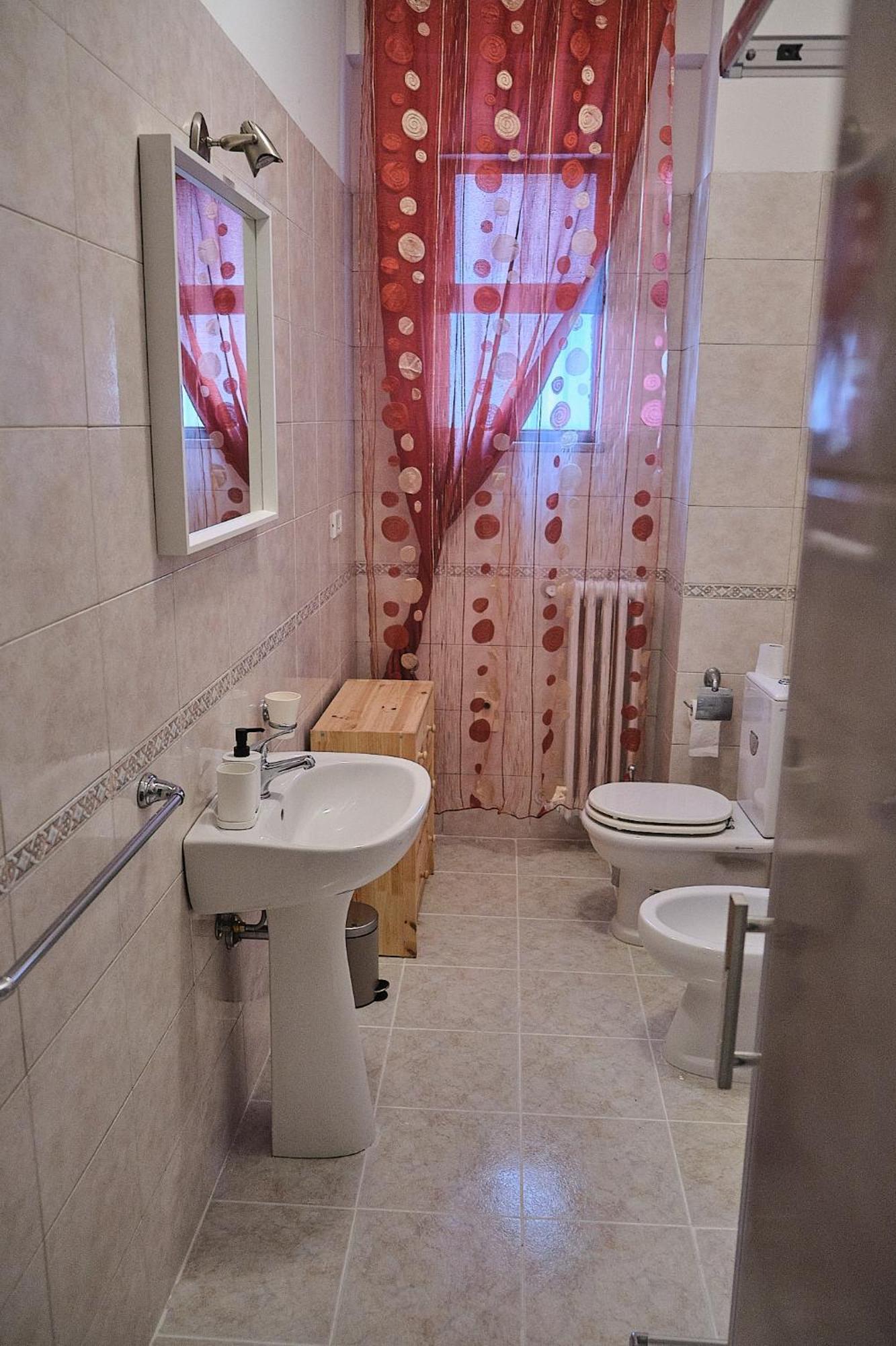 Kamila Guest House Bari Bilik gambar