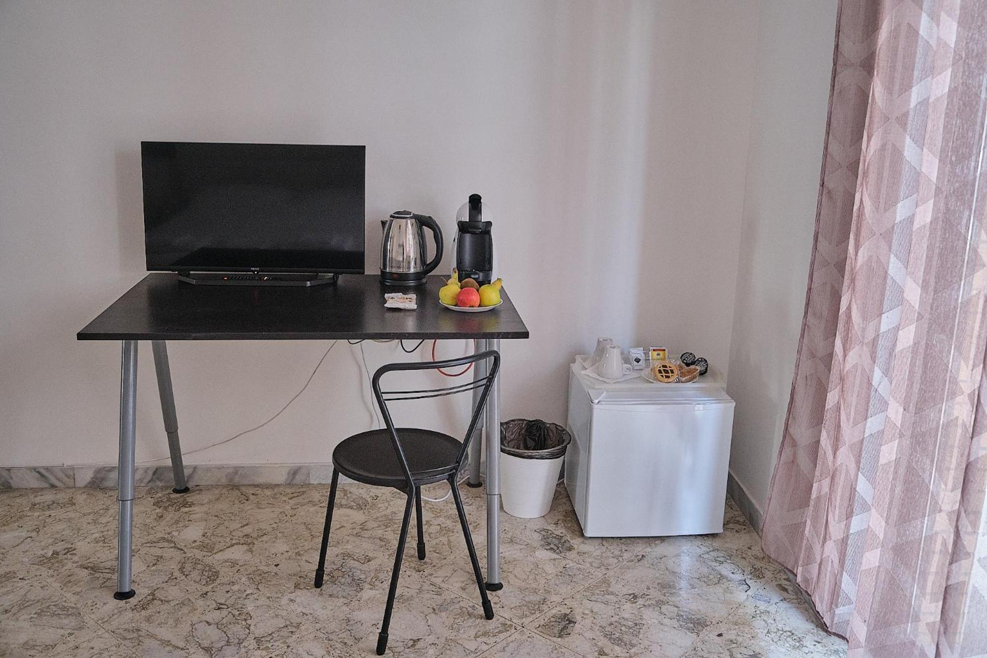 Kamila Guest House Bari Bilik gambar